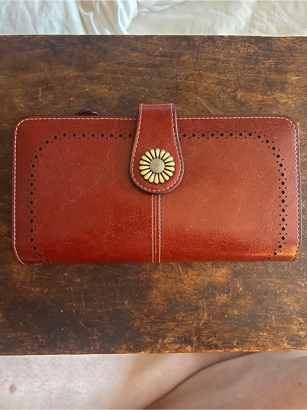 Leather Daisy-Emblem Wallet in Rustic Red